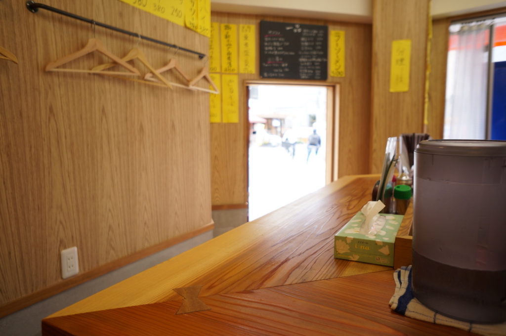 出汁のオアシス 店内