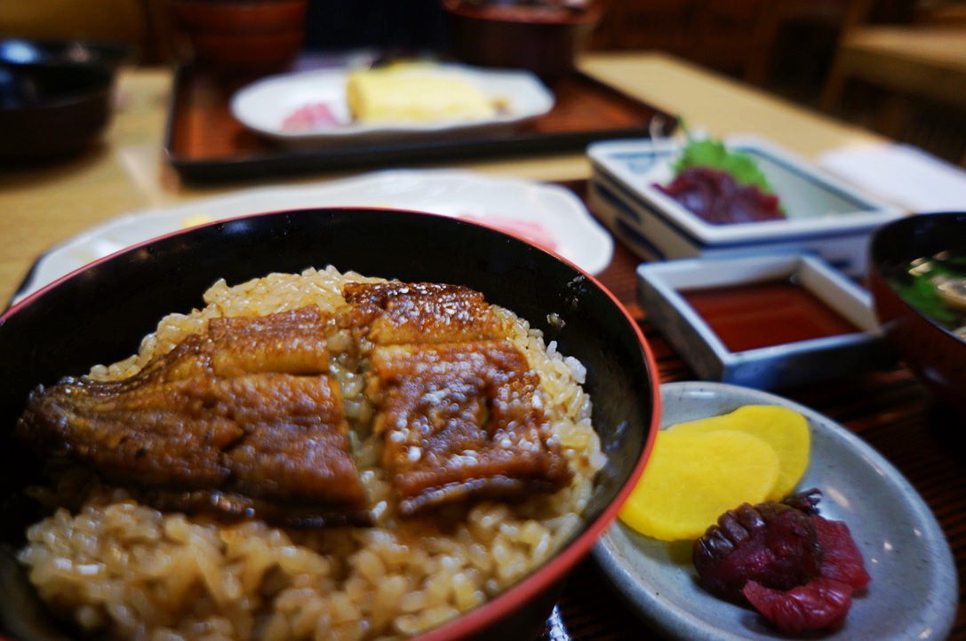 船場センタービルにある鰻の名店 いづもや の絶品うな重に舌鼓 コンフィーダイニング